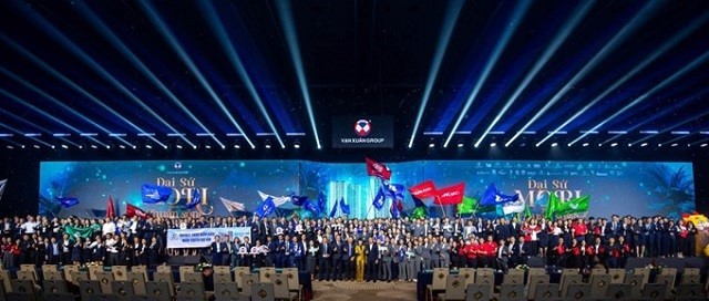 “Đại quân” gần 3,000 CVTV ở khắp 03 miền đến từ 22 đơn vị tư vấn triển khai kinh doanh đã tạo dấu ấn đặc biệt trên thị trường sau khi chính thức ra quân ngày 10/10/2025.